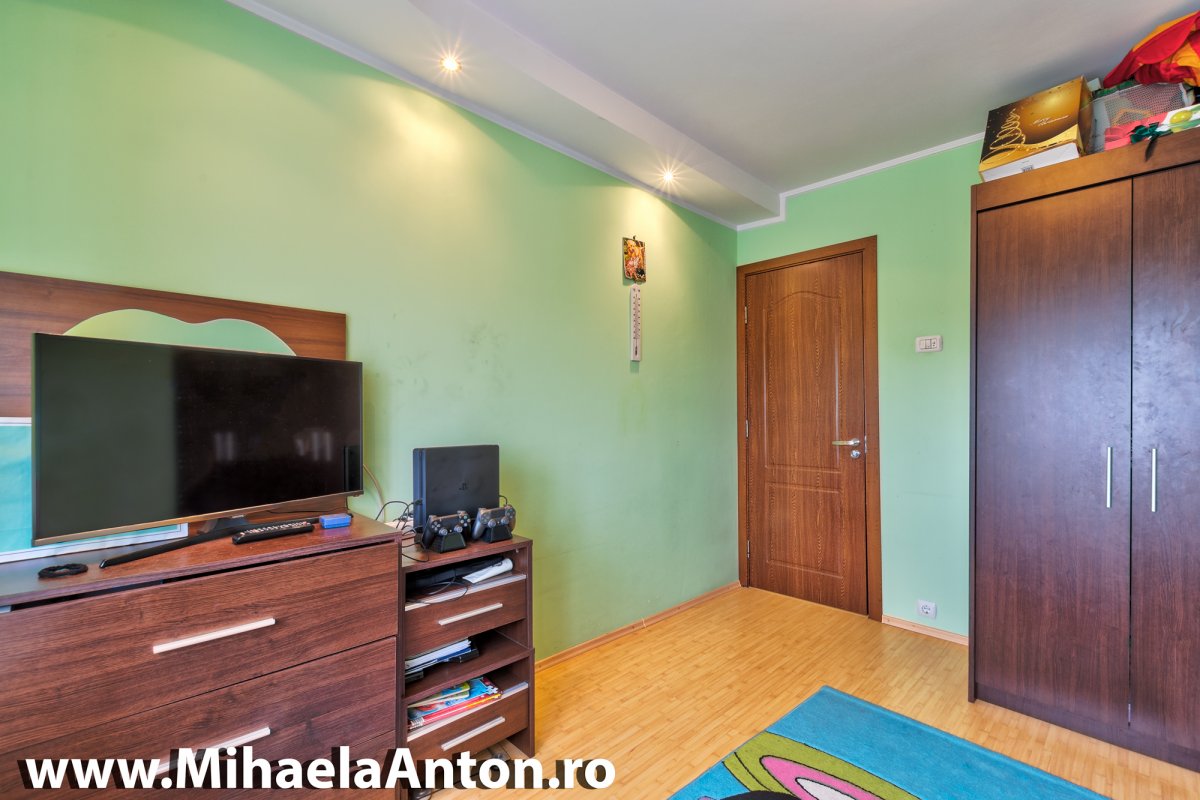 Crangasi, str George Valsan, 2 camere, Mobilat, 4/8, decomandat