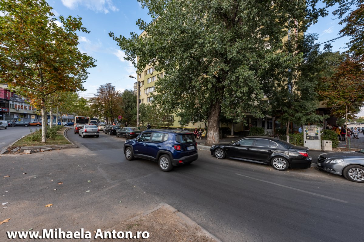 Garsoniera Militari, Metrou Gorjului langa scara. 