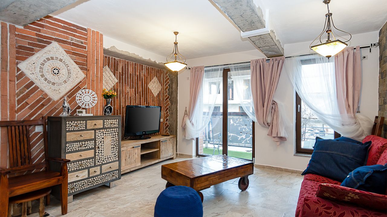 Alunisului - 2 camere - zona case-vile - fara comision !