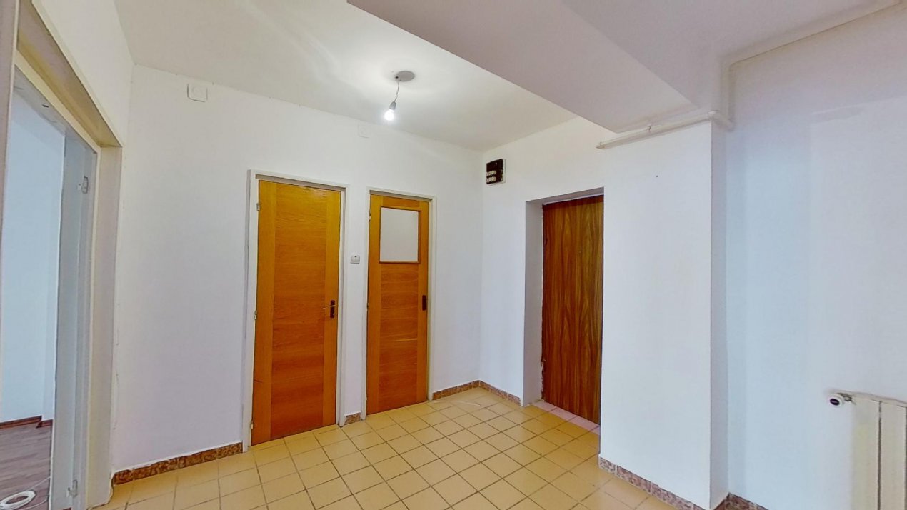 B-dul Decebal I nemobilat I 2 camere I etajul 1 