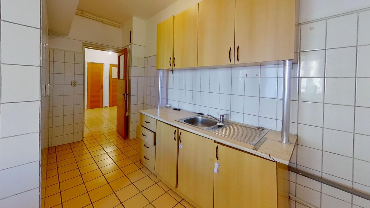 B-dul Decebal I nemobilat I 2 camere I etajul 1 