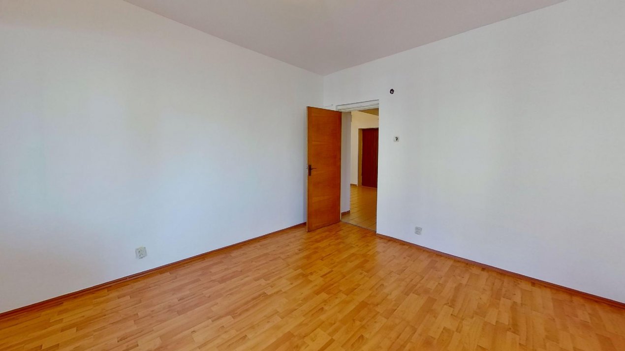 B-dul Decebal I nemobilat I 2 camere I etajul 1 