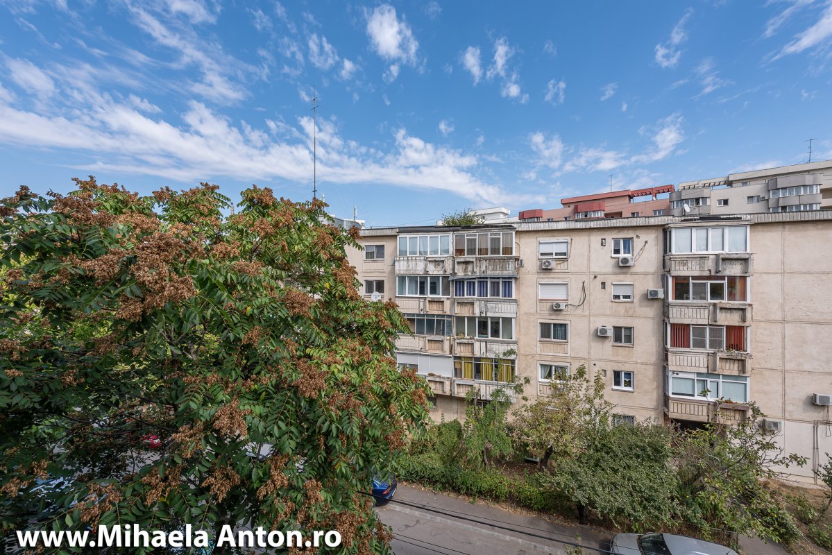 Mall Vitan, strada Vlaicu Voda, etaj 3/4