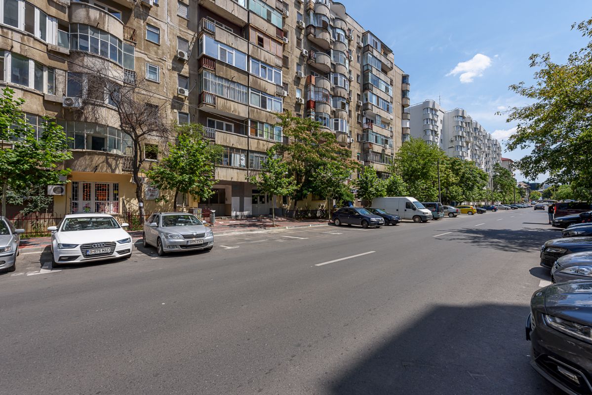 Garsoniera metrou, mobilata si utilata complet, renovata, prima inchiriere!