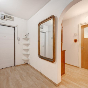 Vanzare apartament 4 cam etaj 3/4 strada Brasov 