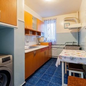 Apartament 3 camere Metrou Favorit