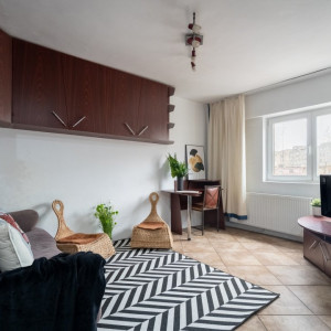 Garsoniera Crangasi - str. Padureni