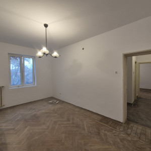 Apartament  2 camere, decomandat - Barbu Văcărescu 